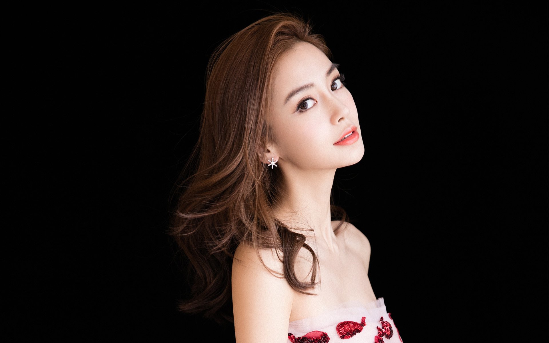 美洲杯激战激烈:明星纷纷亮相!,美洲杯现场观众